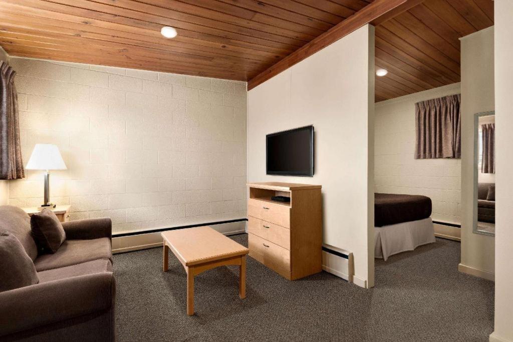 Thriftlodge Moose Jaw Zewnętrze zdjęcie