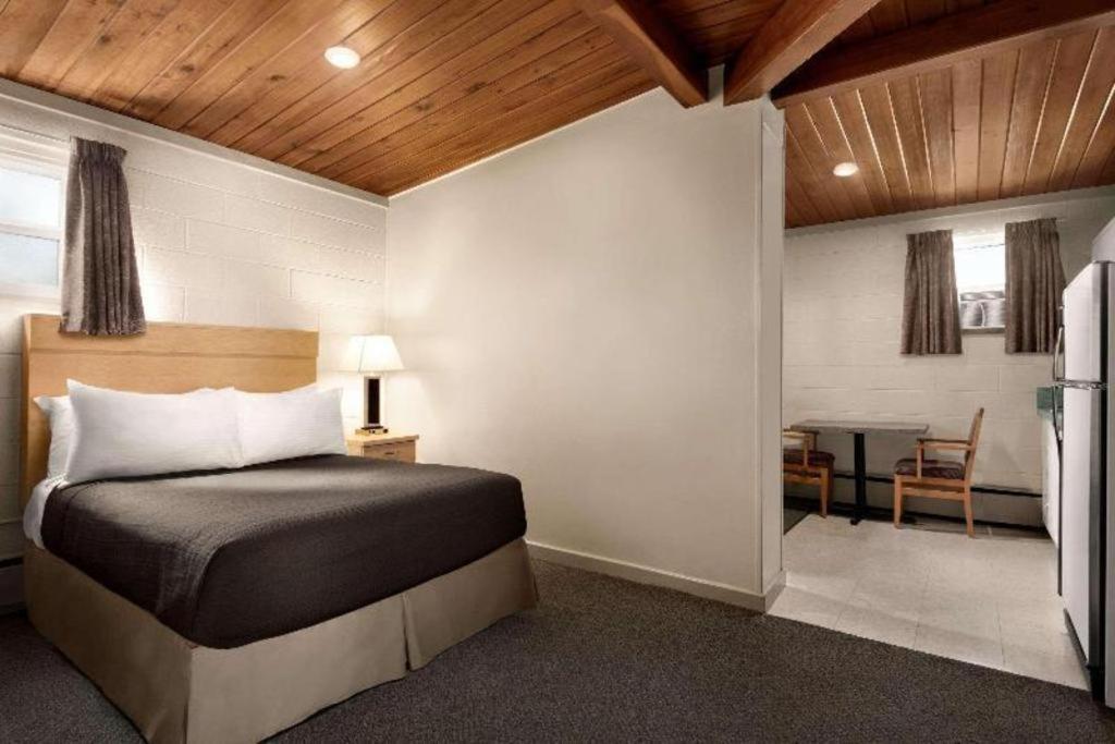 Thriftlodge Moose Jaw Zewnętrze zdjęcie