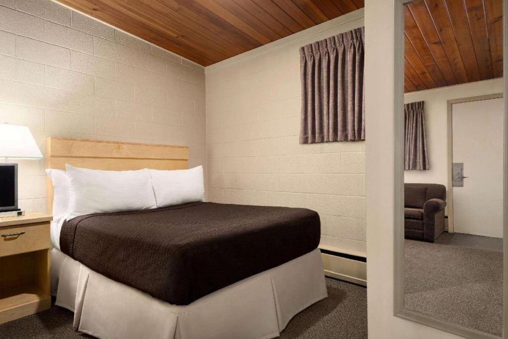 Thriftlodge Moose Jaw Zewnętrze zdjęcie